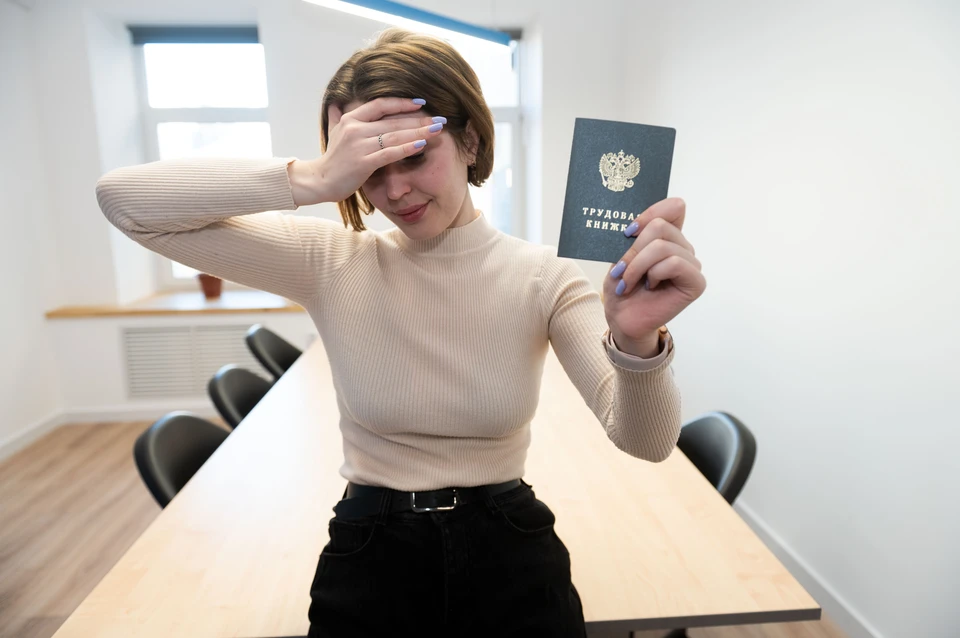 Средняя зарплата в Ленобласти снизилась до 66 тысяч рублей к июлю 2023 года.