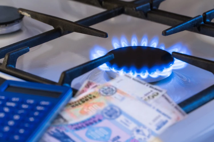 Слишком дорого обходится газ, закупаемый властями Молдовы, - снижения тарифов ждать не приходится: Перед зимой могут и взвинтить цены