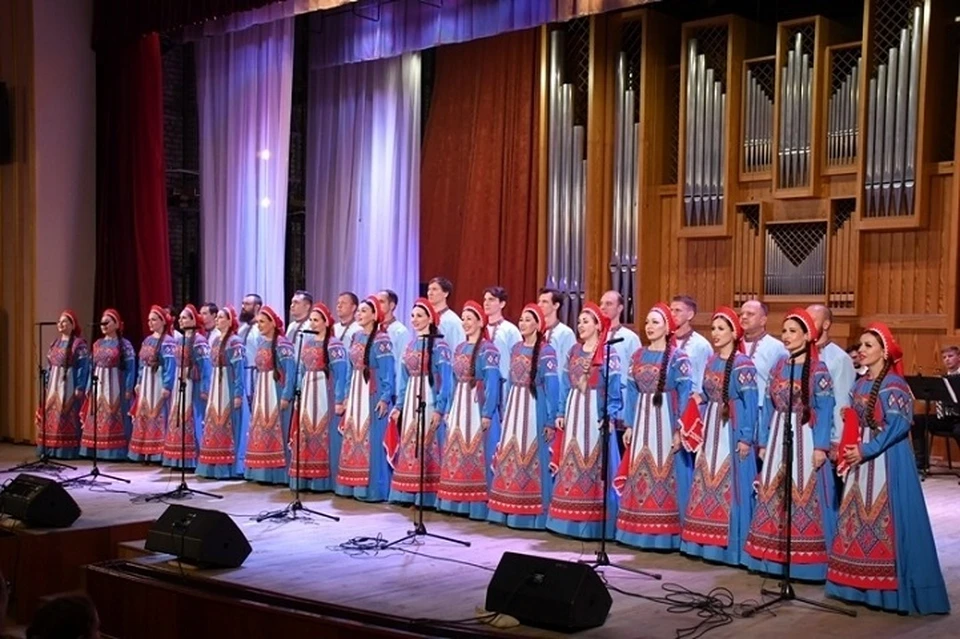 Волжский русский народный хор представил концертную программу в Луганской филармонии. Фото - Луганская академическая филармония