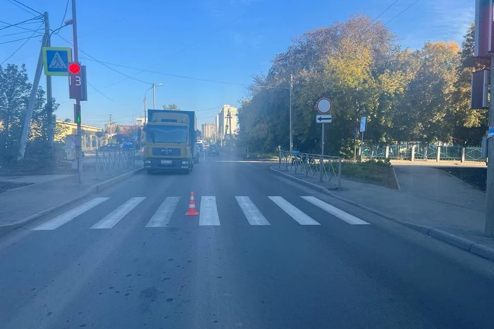 В Калининском районе Новосибирска мужчина на мотоцикле «Минск» сбил 17-летнюю девушку. Фото: Госавтоинспекция по Новосибирску