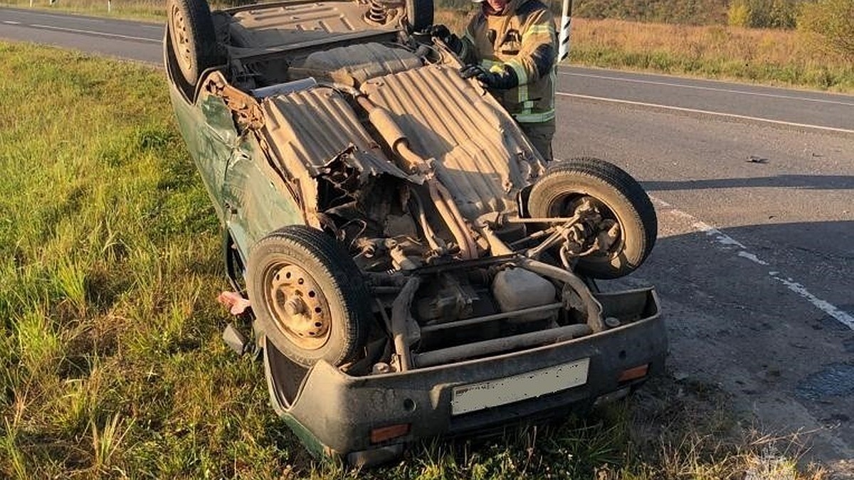 В ДТП в Калуге перевернулась машина - KP.RU