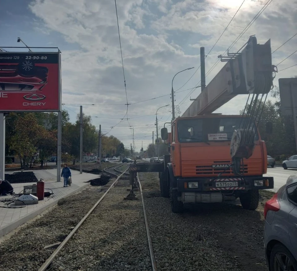 Причиной перекрытия движения электротранспорта стал демонтаж билбордов. Фото Ульяновскэлектротранс