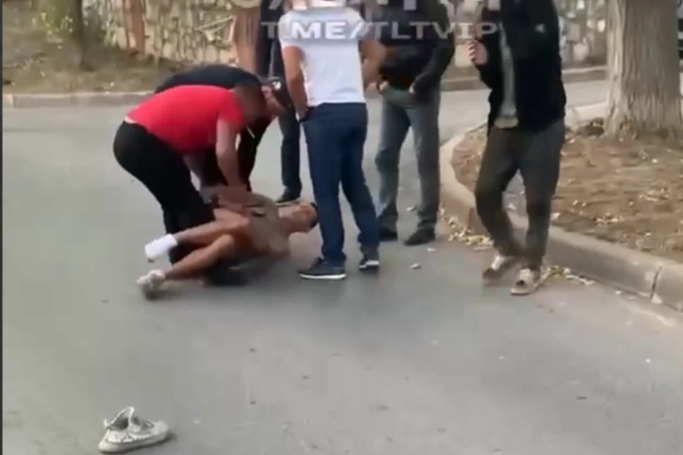 По словам очевидцев, 17-летний подросток вел себя неадекватно