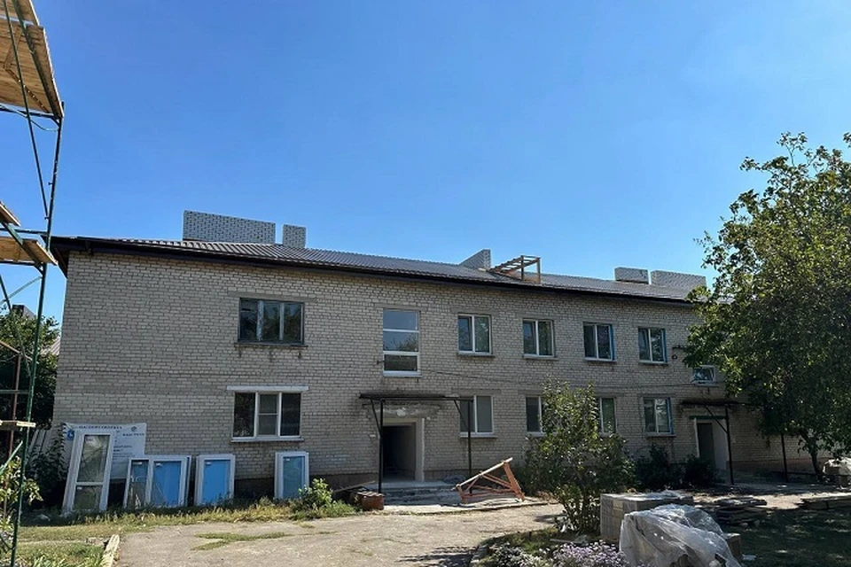 Продолжается капитальный ремонт домов в селе Кировское. Фото: Администрация Волновахского района ДНР