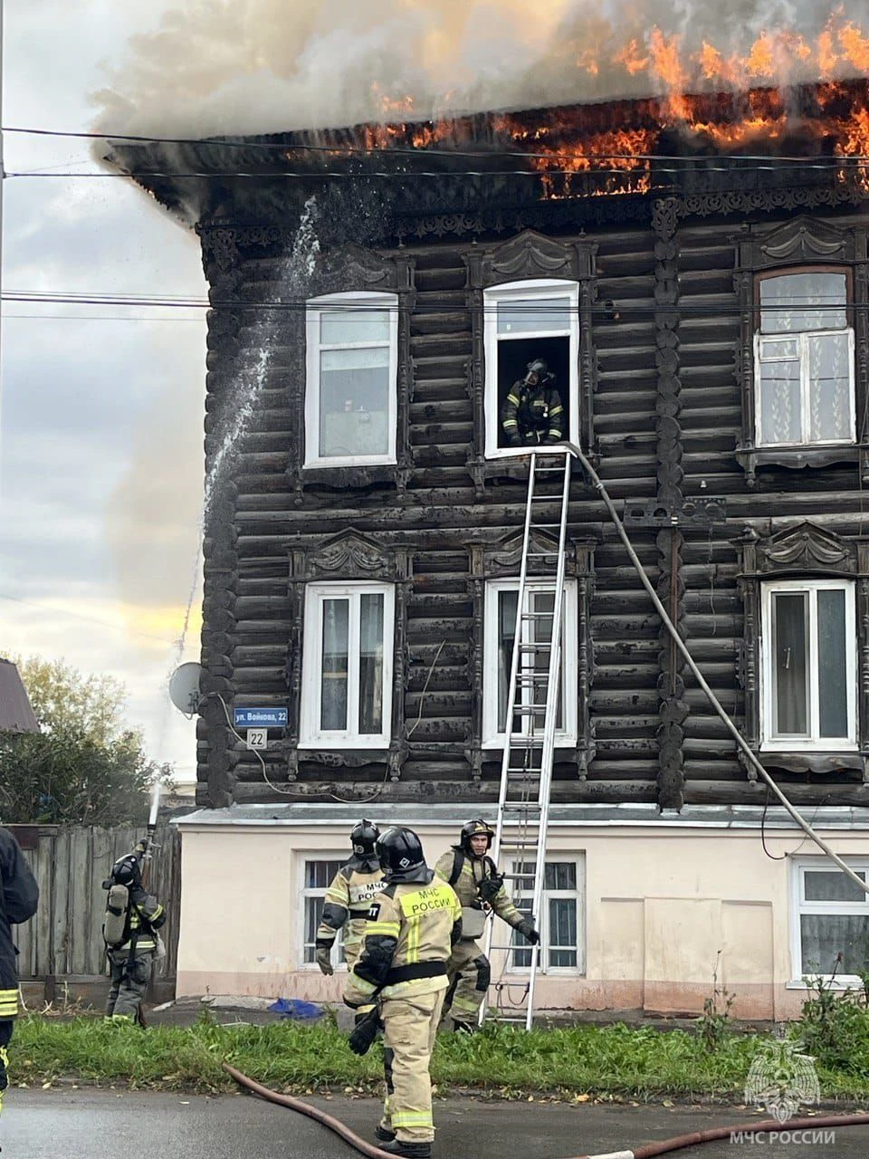 Жильцы дома на улице Войкова в Томске не хотят, чтобы его признали аварийным  - KP.RU