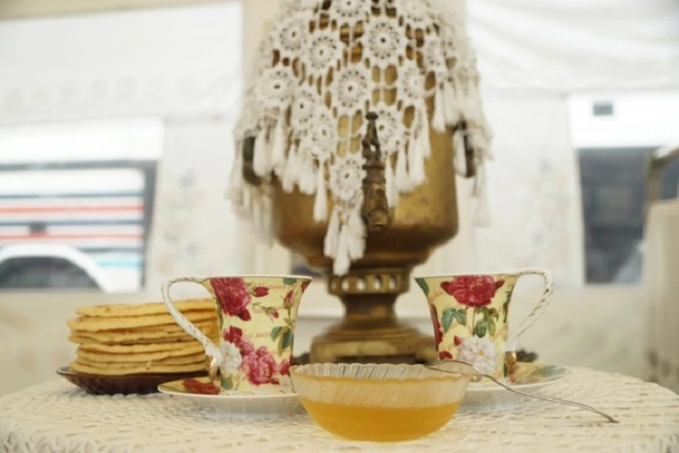 Посчитали даже традиционный для татарского стола черный чай с молоком.