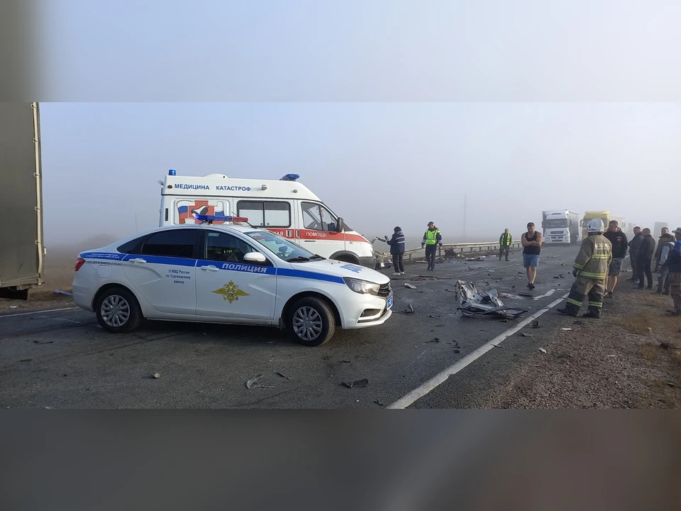 Движение по трассе было ограничено на время следственных действий на месте ДТП / Фото: ГКУ СО "Центр по делам ГО, ПБ и ЧС"