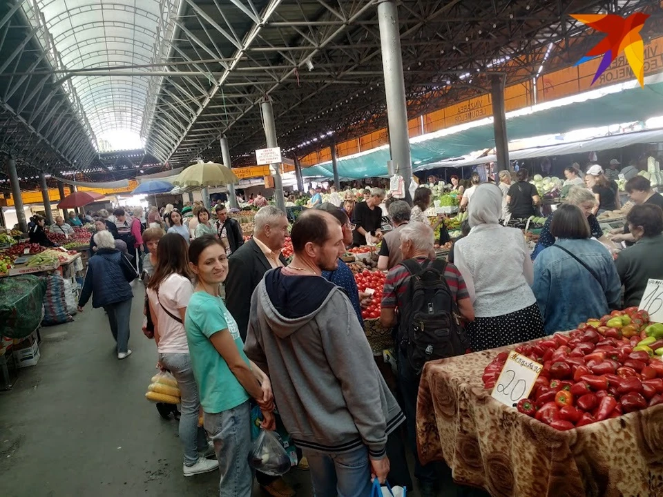 Одна очередь на Центральном рынке - за помидорами по 12 леев/кг. Фото: "КП"