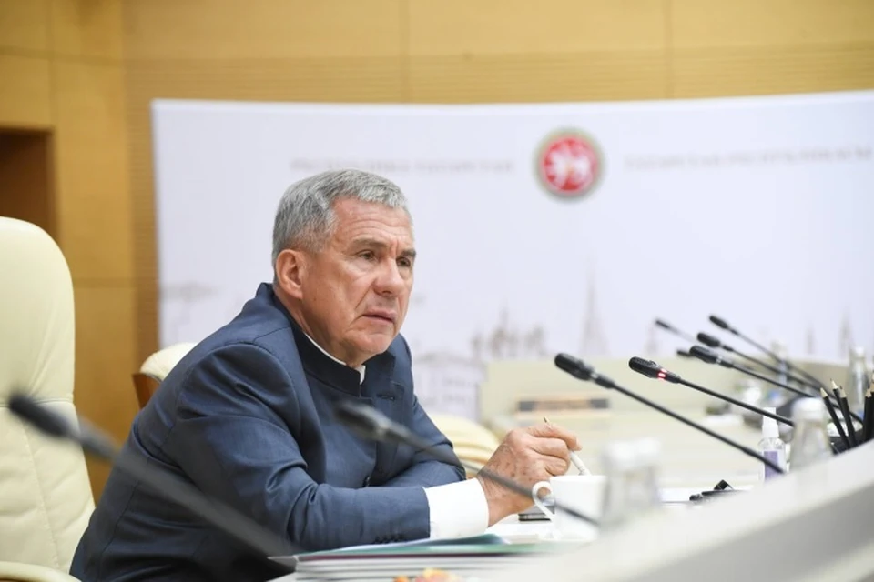 Глава региона также призвал провести профилактическую работу среди граждан. Фото: пресс-служба раиса Татарстана