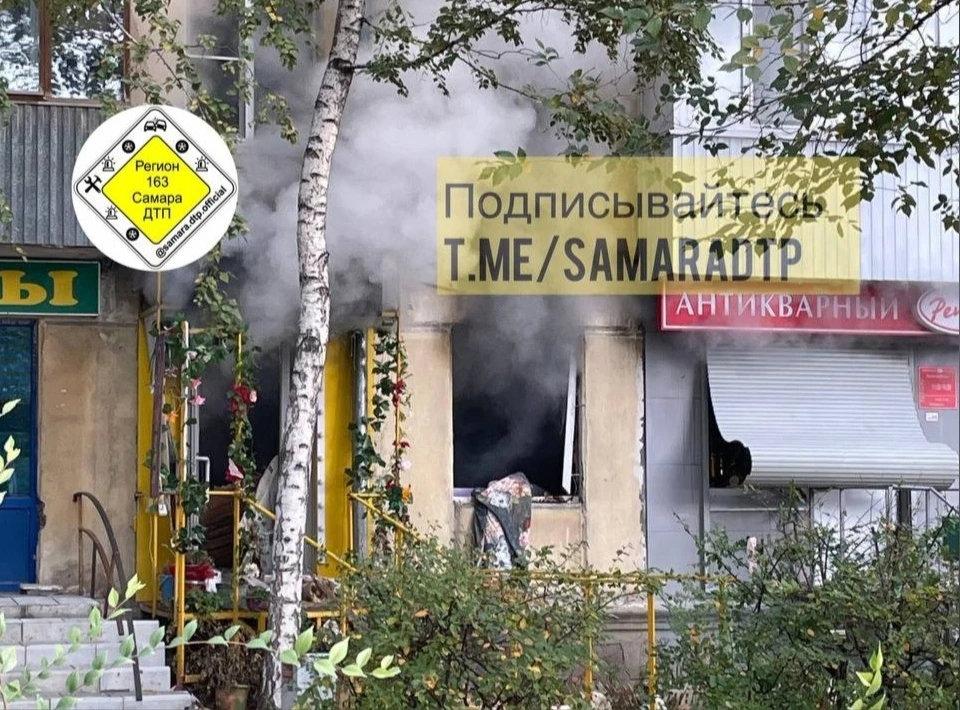 Огонь охватил несколько квартир. Фото: "Самара ДТП"