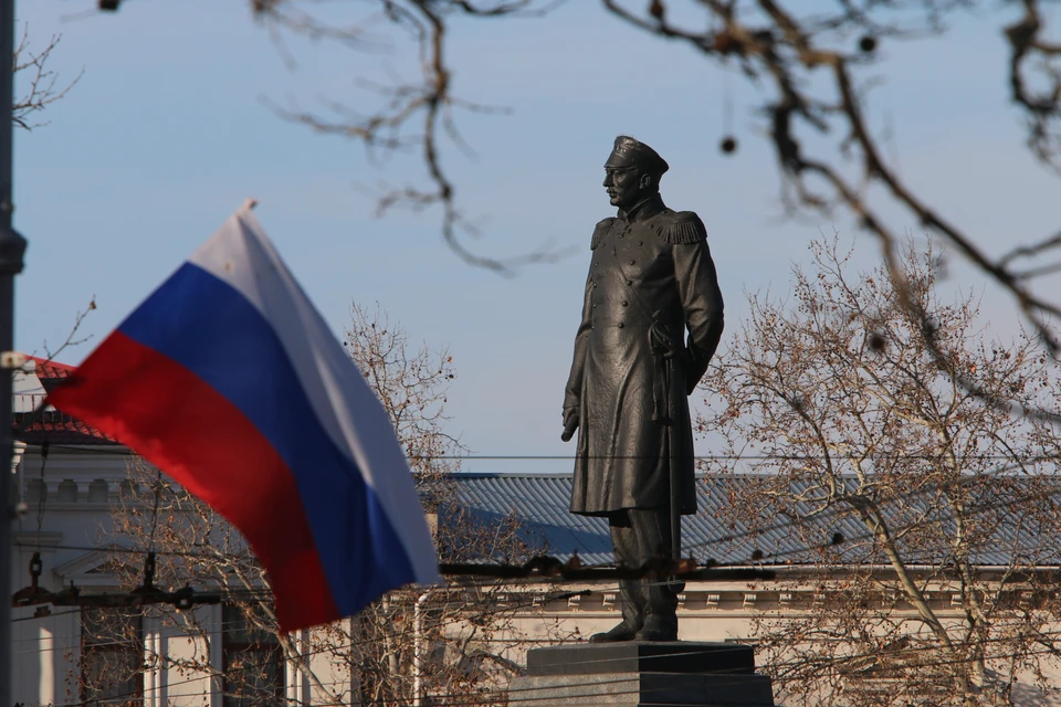 Согласно проекту, примыкающие к площади улица Ленина и проспект Нахимова станут «единым пешеходным пространством»