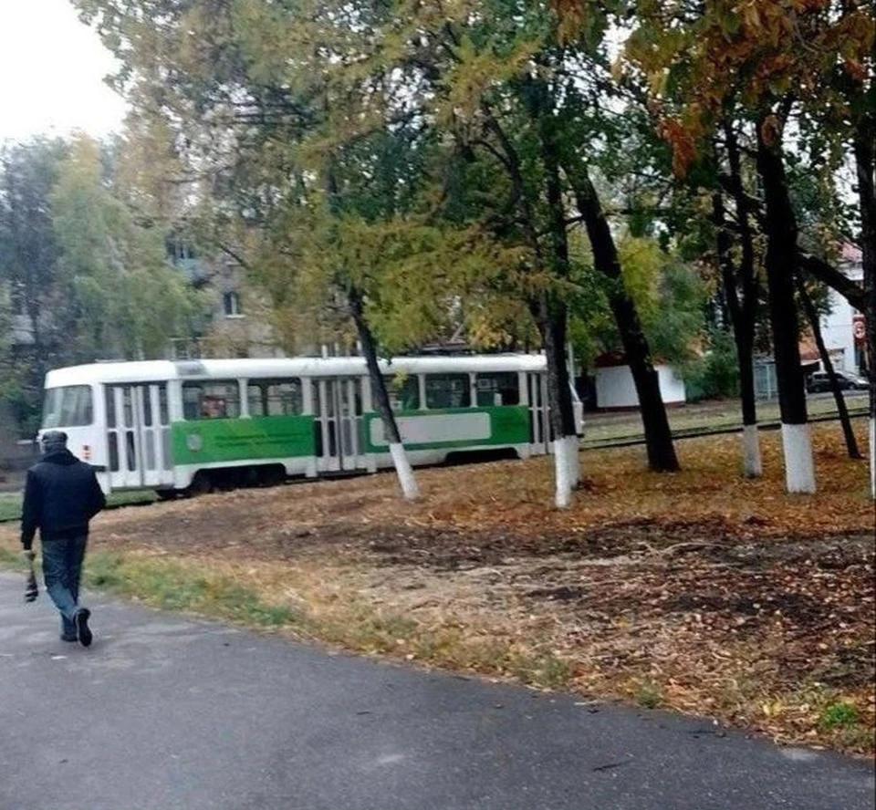 Сегодня, 11 октября, утром в Засвияжском районе Ульяновска сошел с рельс трамвай. Фото телаграм-канал ЧП Ульяновск
