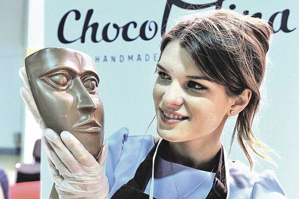 Сегодня дизайнеры могут сделать из шоколада практически любое изображение. Фото: АГН «Москва»