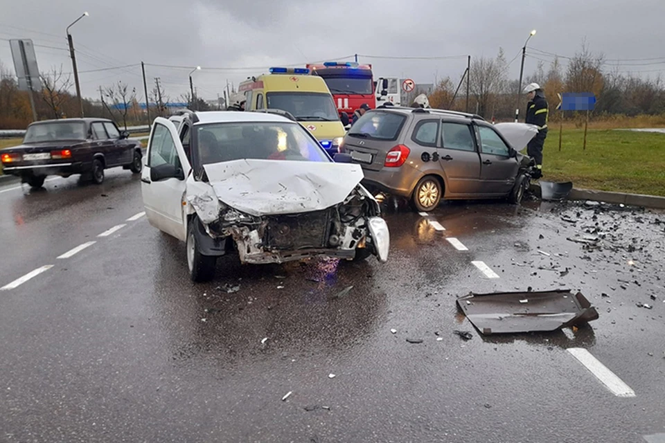 Четыре человека пострадали в ДТП на дороге в Тверской области Фото: УГИБДД России по Тверской области