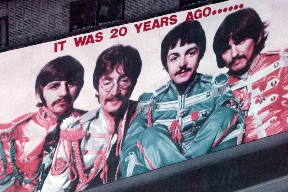 The Beatles этой осенью выпустят новую песню с голосом Леннона