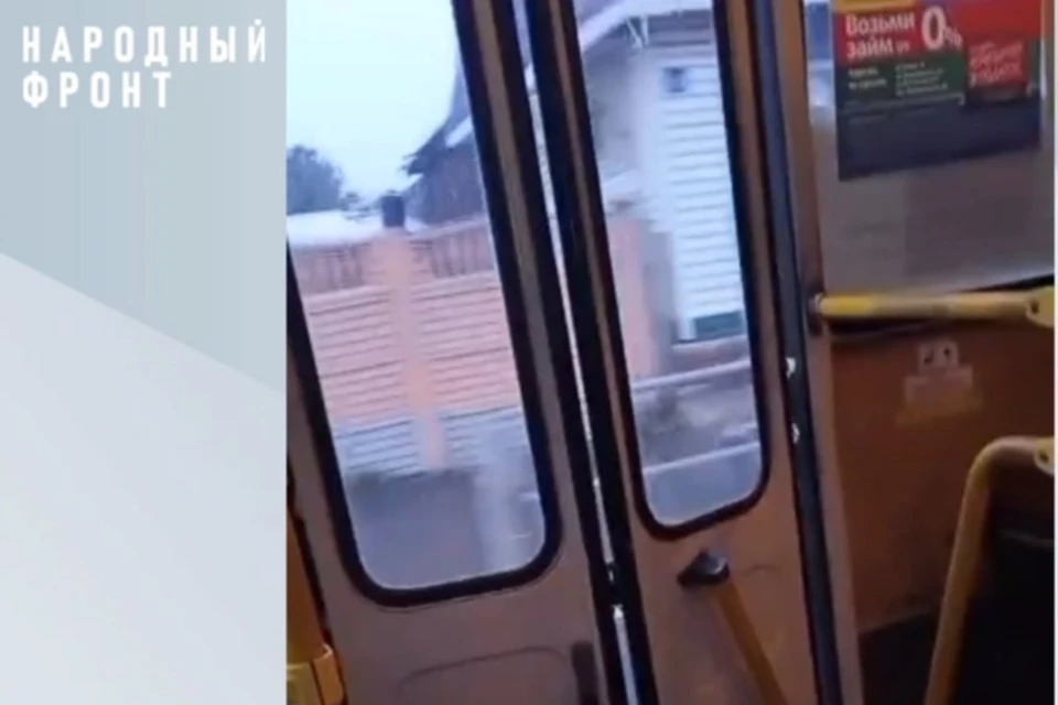 Пассажиры жалуются на то, что в некоторых машинах дверь не до конца закрывается. Салон продувает насквозь.