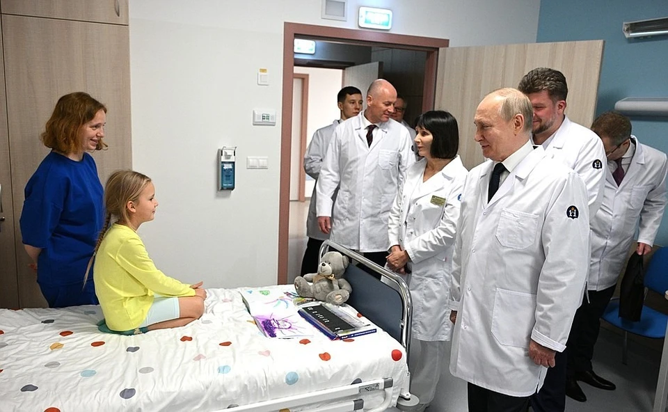 Путин посетил детский онкологический центр имени Рогачева в Москве Фото: пресс-служба Кремля