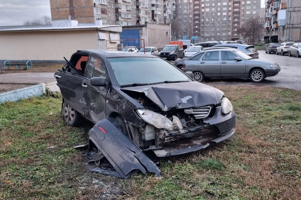 Так выглядит пострадавшая машина. Фото: Михаил Александрович