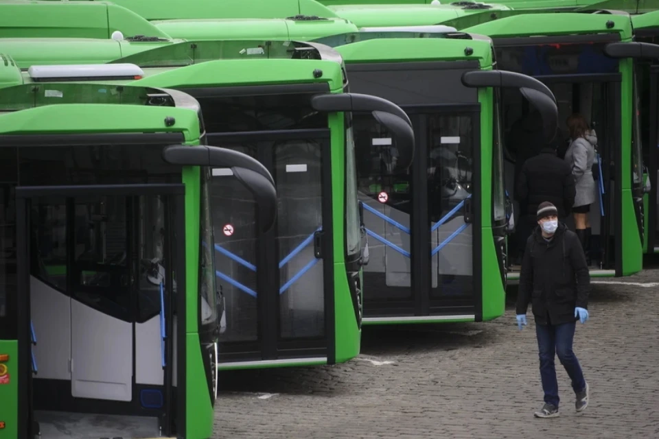 Московские автобусы и электробусы начали готовить к зиме