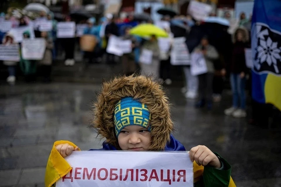 В Украине прошли митинги за демобилизацию военных ВСУ. Фото: Reuters