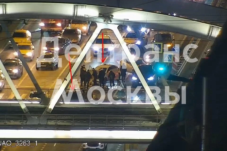 Из-за ДТП движение в сторону центра затруднено