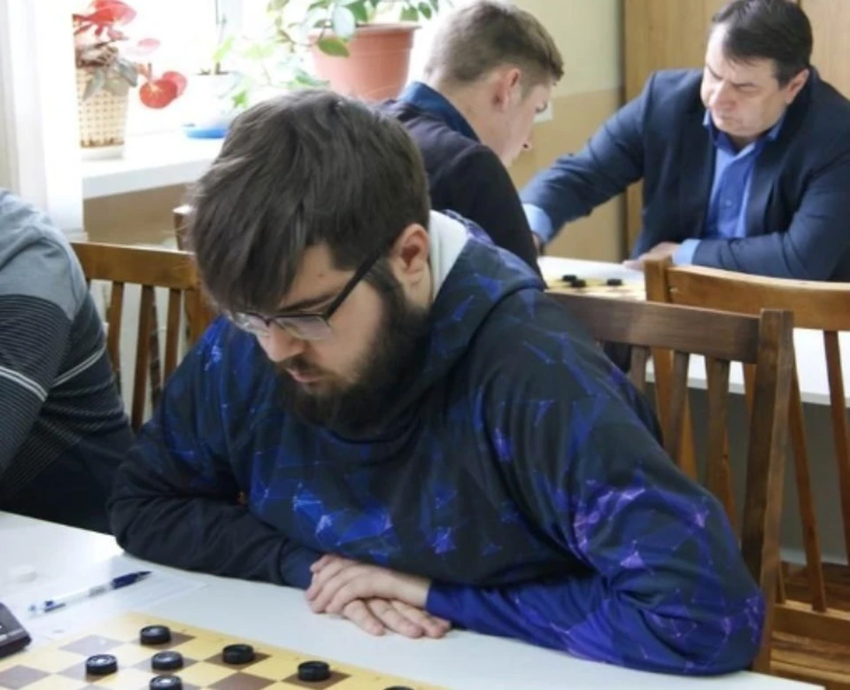 Илья Романов взял «бронзу» на чемпионате России по обратной игре в шашки