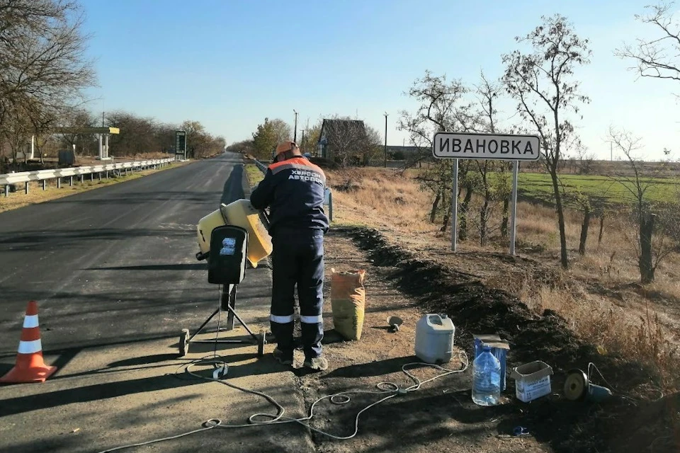 В Херсонской области установили первую тысячу дорожных указателей и знаков Фото: ТГ-канал аakherson