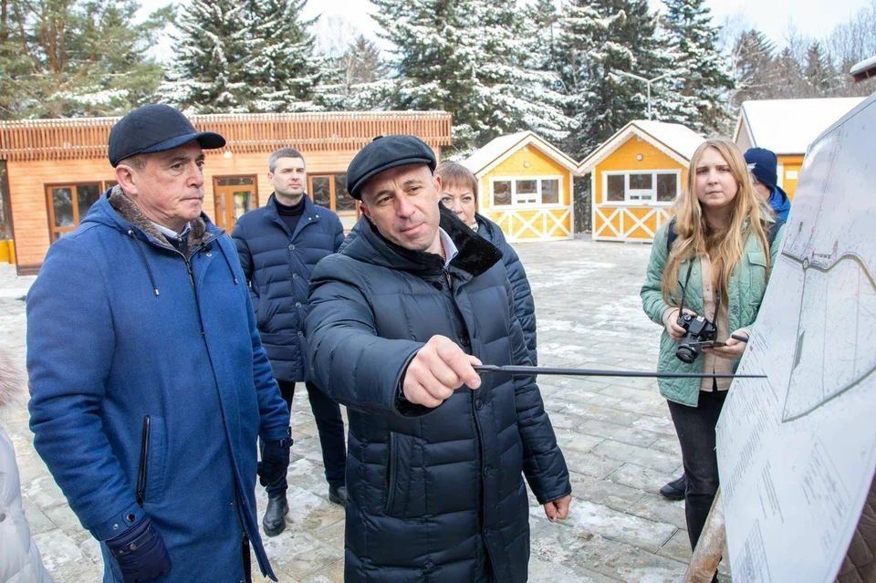 Губернатор Валерий Лимаренко проинспектировал результаты работы. Фото: правительство Сахалинской области