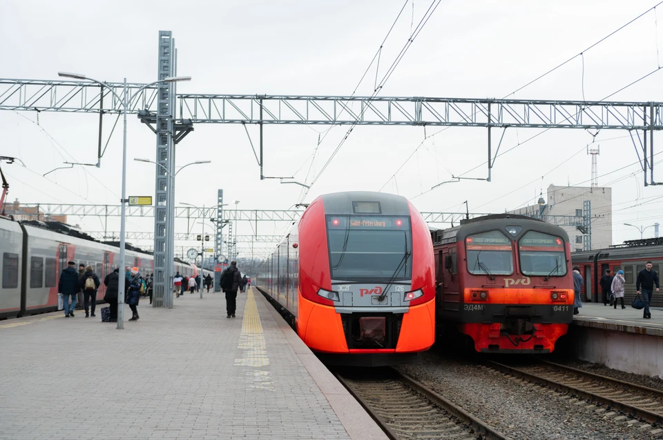Тактовое движение электричек запустят из Петербурга в Красное Село с 11 декабря.