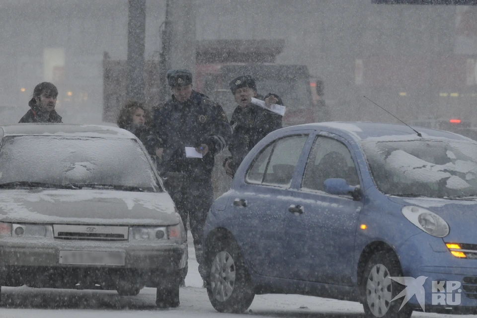 Из-за ухудшения погоды ГИБДД обратилась к рязанским водителям.