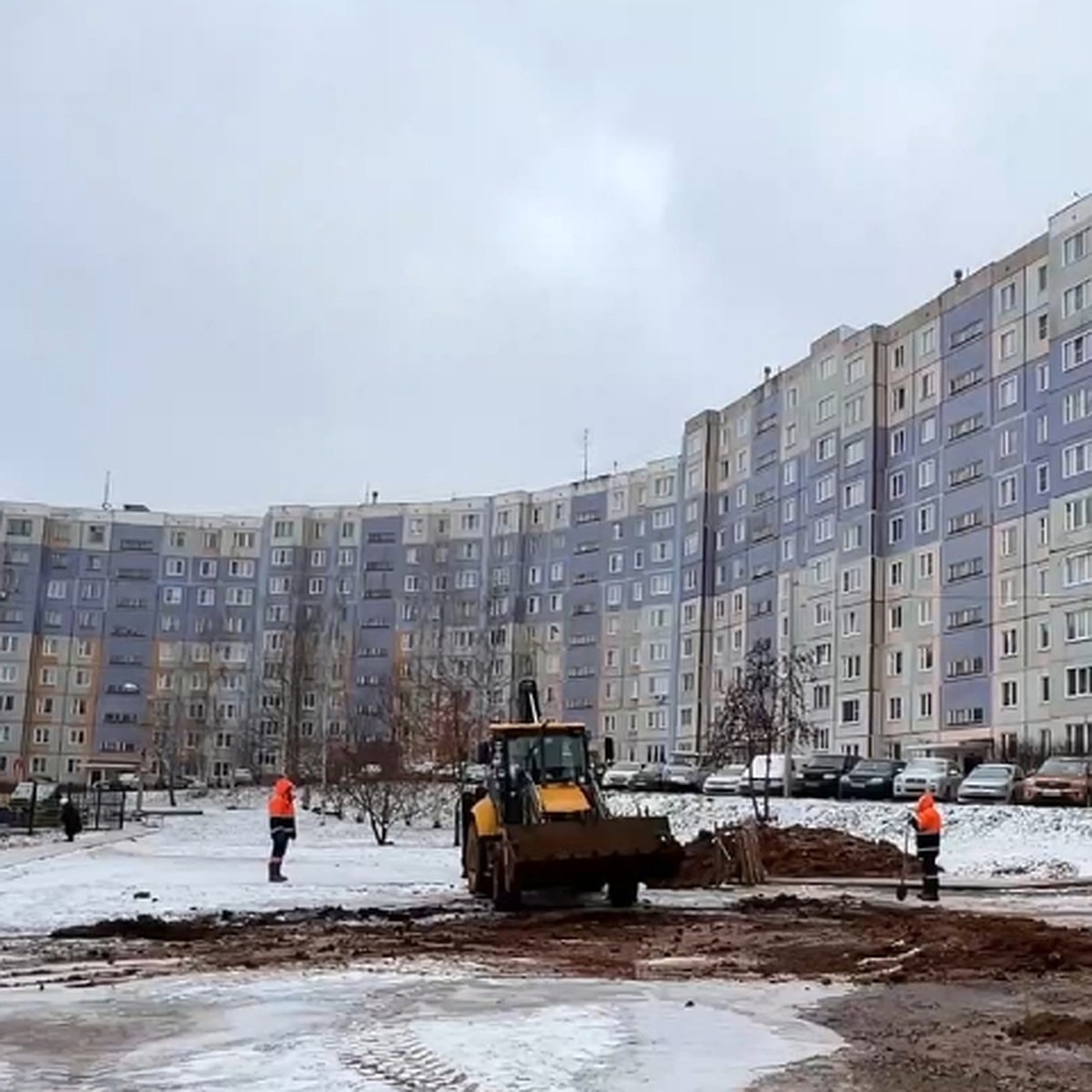 В Кирове устраняют утечку на Московской: четыре дома остались без воды -  KP.RU