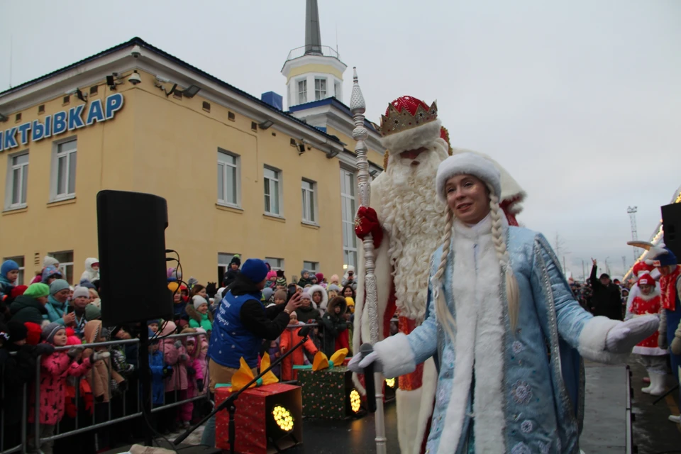 В Коми Дедушку Мороза ждал тёплый приём, несмотря на ноябрьский холод. Фото автора.