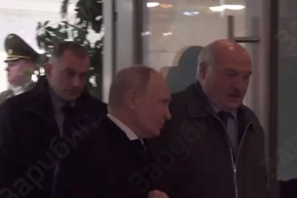 Путин и Лукашенко покинули саммит ОДКБ в Минске на одной машине, фото: Павел Зарубин, скриншот из видео