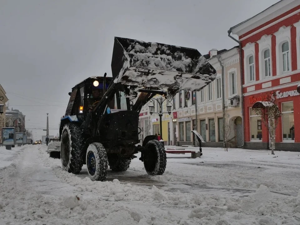 Расчистка дорог и улиц в Самаре продолжается