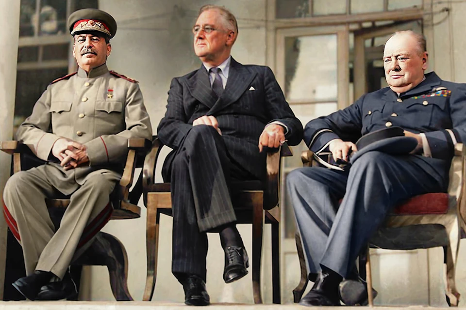 Сталин, Рузвельт и Черчилль на конференции в Тегеране, ноябрь 1943 г.
