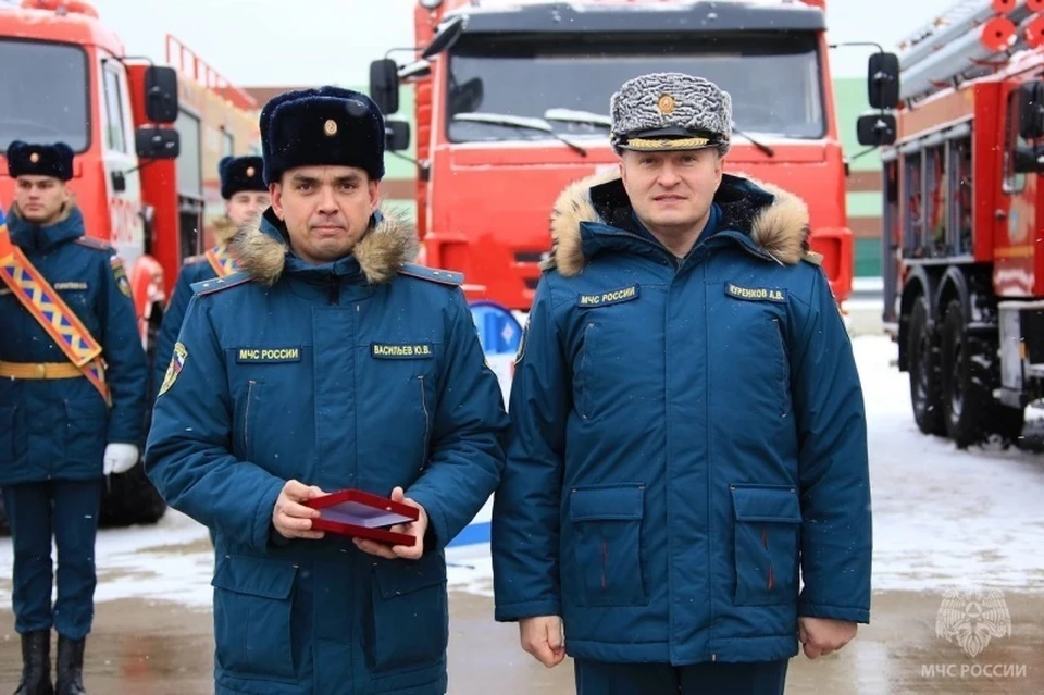 Глава МЧС России Александр Куренков вручил пожарным ключи от новой техники Фото: ГУ МЧС России по Тверской области