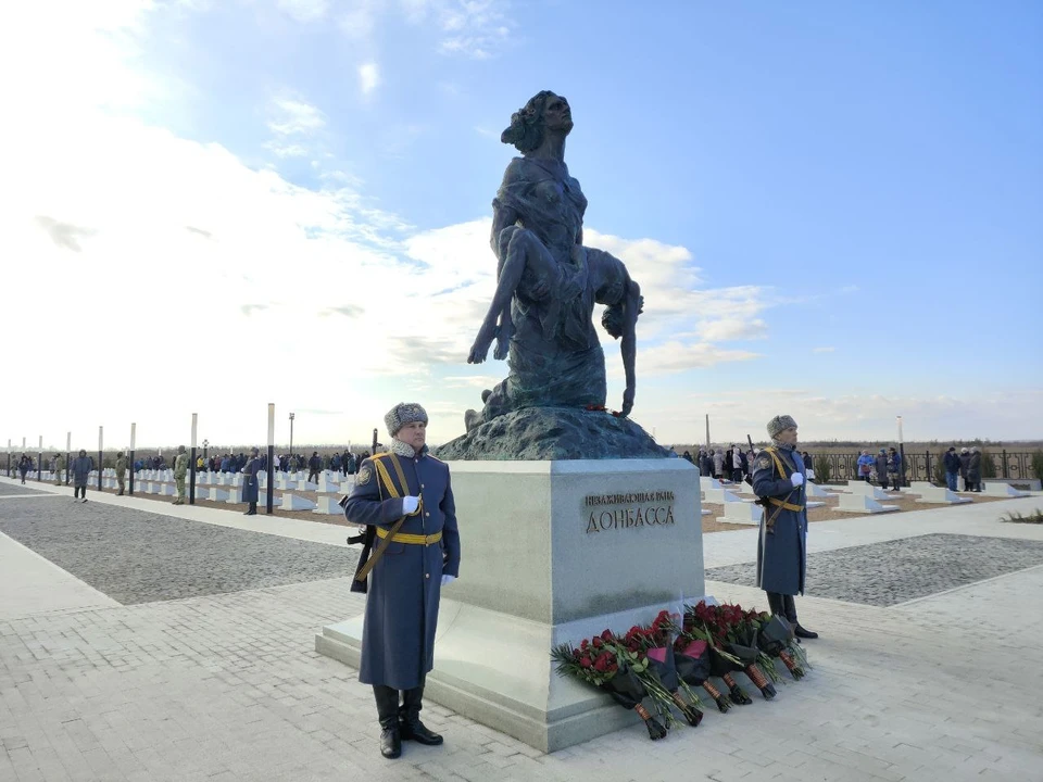 В Луганске открыли мемориальный комплекс «Незаживающая рана Донбасса»