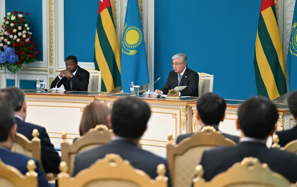 По мнению главы нашего государства, визит президента Того открывает путь к развитию отношений между двумя странами и подтверждает высокий уровень наших связей с африканским континентом.