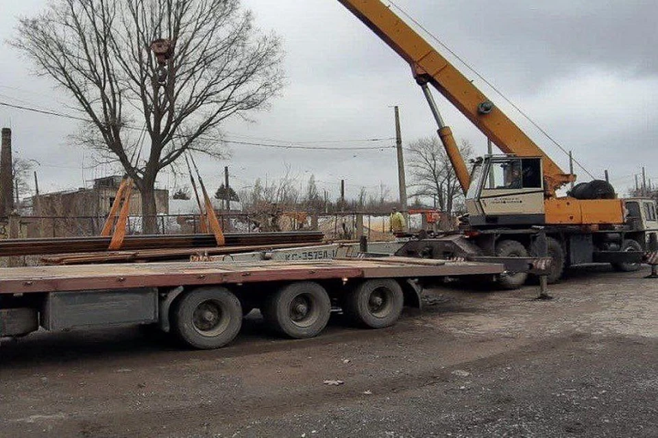 Ленобласть передала в Енакиево шпалы и рельсы для восстановления транспортной инфраструктуры. Фото: Минтранс ДНР
