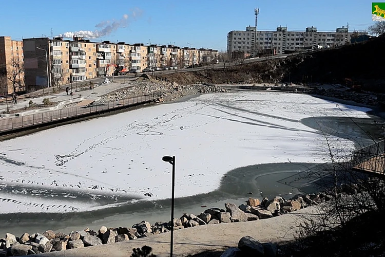 Результат активности жителей: во Владивостоке завершается благоустройство территории у озера на улице Сафонова