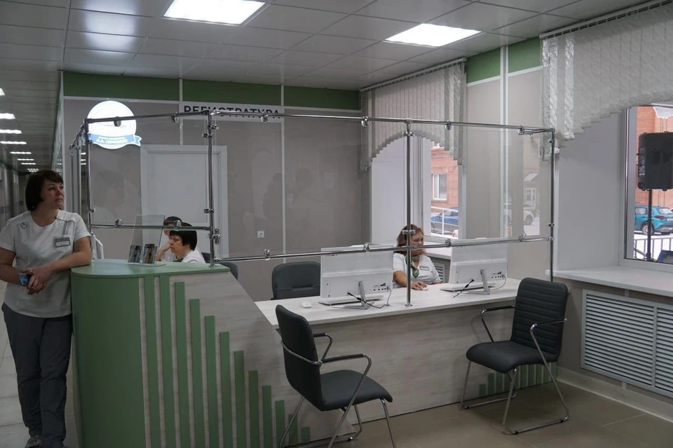 Регистратура больницы бузулук 1 мая. Городская больница бузулук 4 микрорайон внутри.