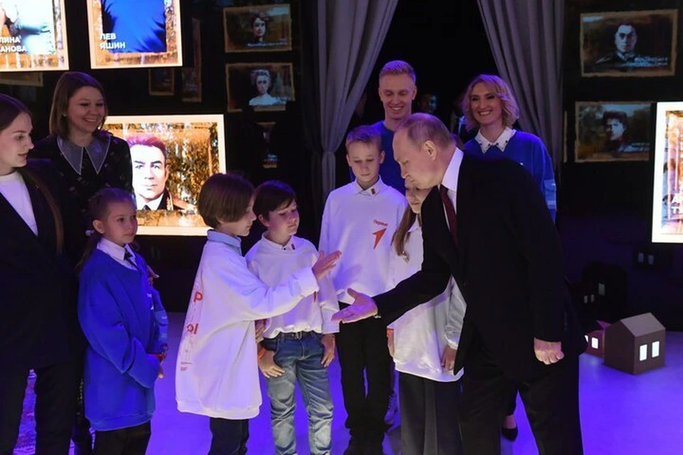 Милана пообщалась с главой государства. ФОТО: правительство ЛНР