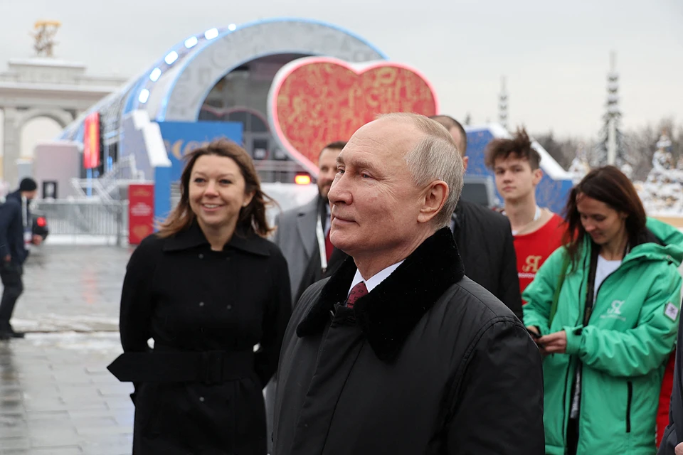 Bчера, наконец-то, Владимир Владимирович доехал до форума-выставки «Россия»
