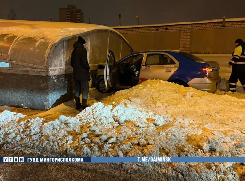 ДТП произошло рано утром. Фото: УГАИ ГУВД Мингорисполкома.