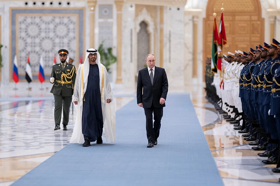 Президент прилетел в Абу-Даби на переговоры