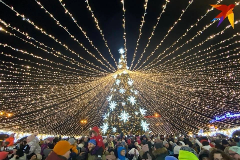 Праздник зажжения огней на главной елке в Мурманске состоится 9 декабря.