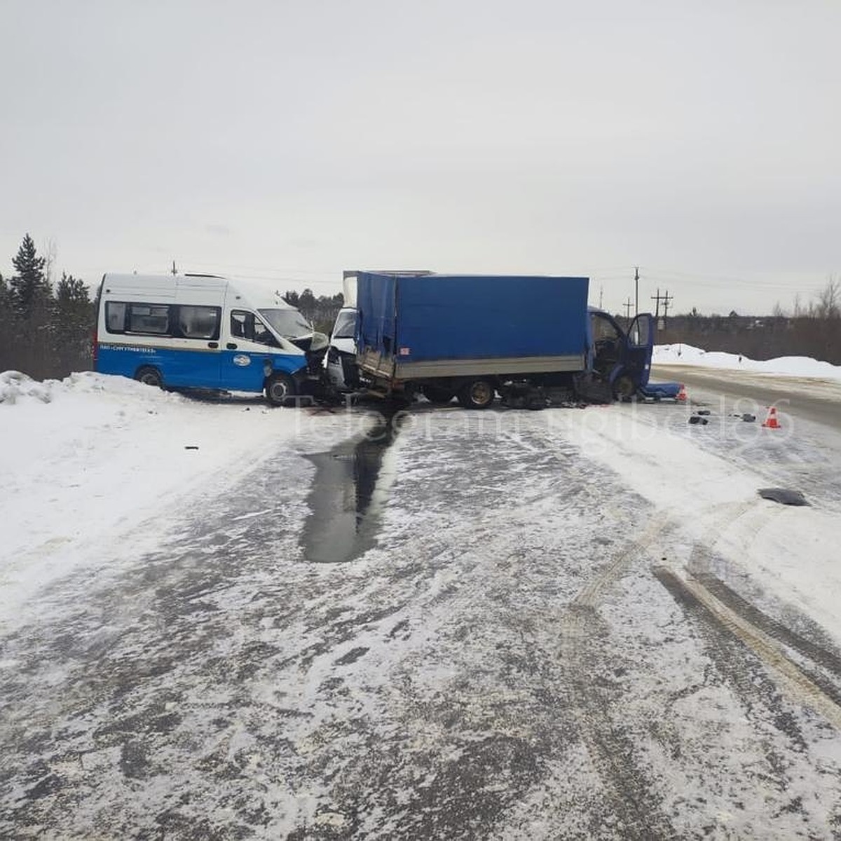 В ДТП на трассе Сургут - Нижневартовск пострадали три человека - KP.RU