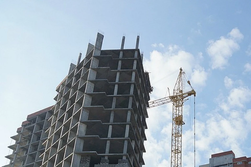 жк гамма новоселье. дела застройщика. долевое строительство картинки. дела застройщика. мужик строит дом.