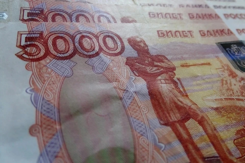 Соцвыплаты получают около 7,5 тысяч медработников