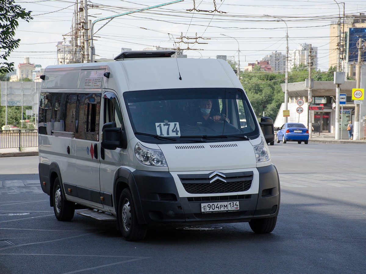 В Волгограде маршрутки до Волжского и Краснослободска отстояли до конца  2024-го - KP.RU